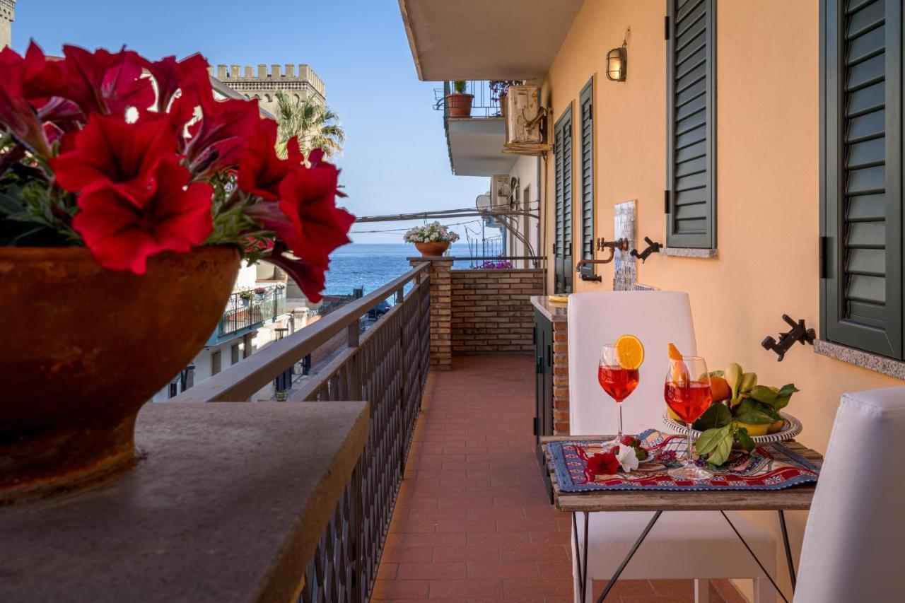 Loft Angolo Sul Mare Letojanni Exterior foto